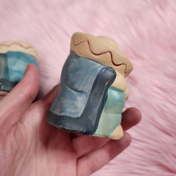 Vintage Mexican Men Sitting Covered with Sombreros Ceramic Hand Painted Salt Pep - Picture 5 of 7